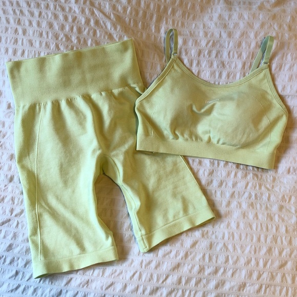 Gymshark biker shorts set - Picture 2 of 4